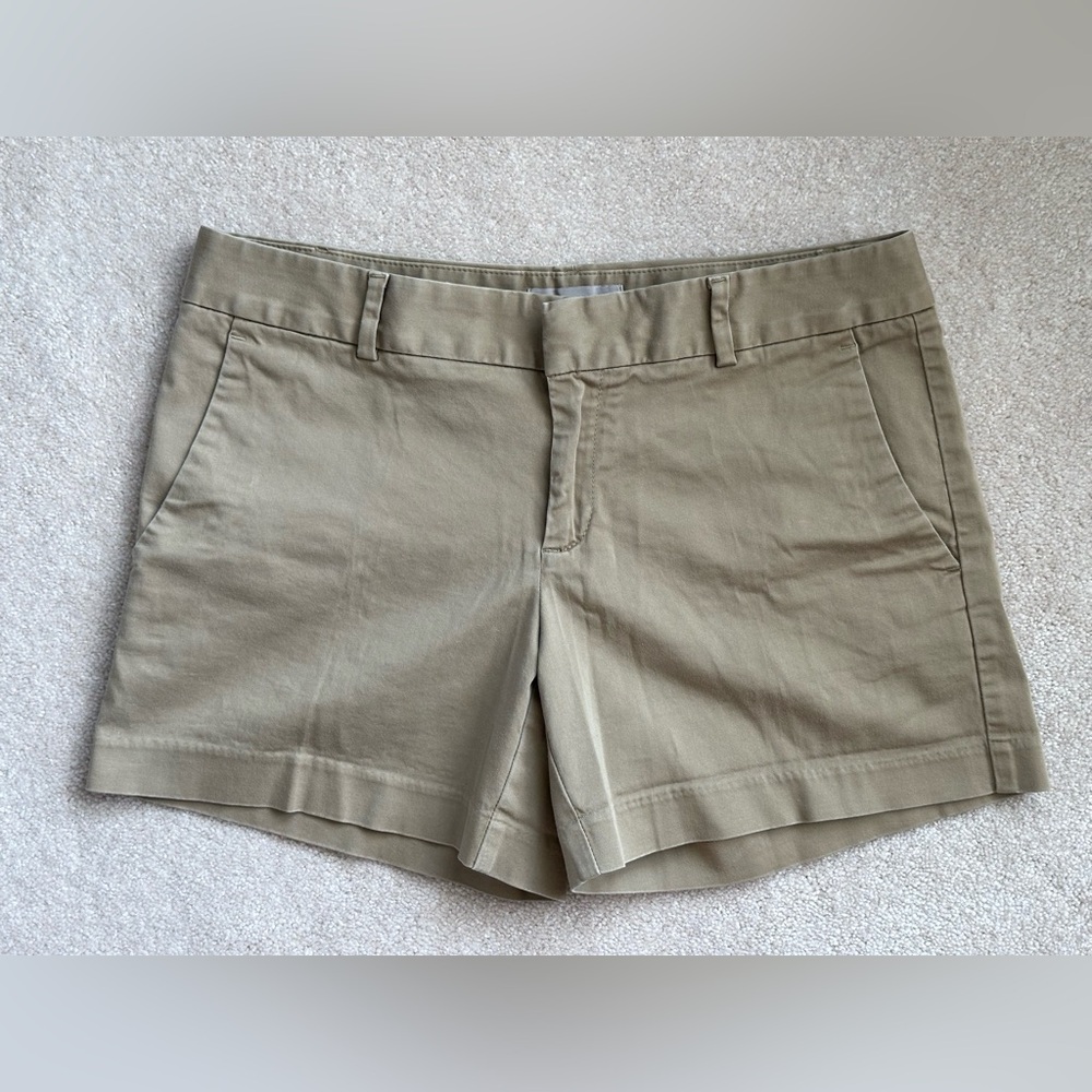 Banana Republic - Khaki Shorts (Cotton)